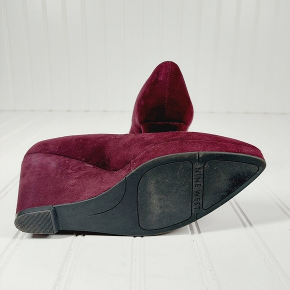 Nine West Leighton Red Wine Suede Slip On Wedge Pumps B81 - Picture 10 of 11